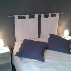 Appartement A La Ferme Pres Vulcania, La Goutelle